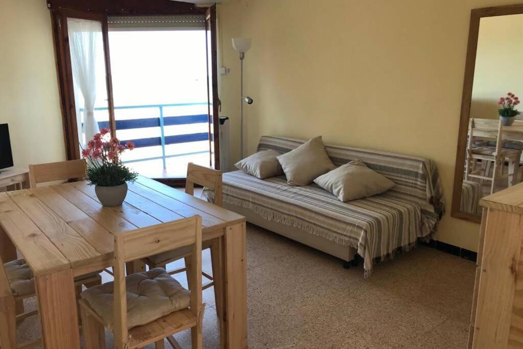 El Faro Apartaments Platja Llarga-Les Salines-Tgn Tarragona Bagian luar foto