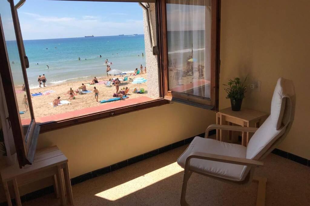 El Faro Apartaments Platja Llarga-Les Salines-Tgn Tarragona Bagian luar foto