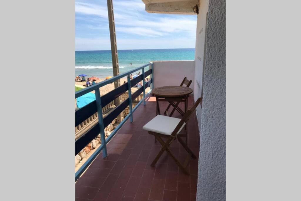 El Faro Apartaments Platja Llarga-Les Salines-Tgn Tarragona Bagian luar foto