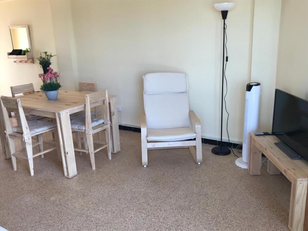 El Faro Apartaments Platja Llarga-Les Salines-Tgn Tarragona Bagian luar foto