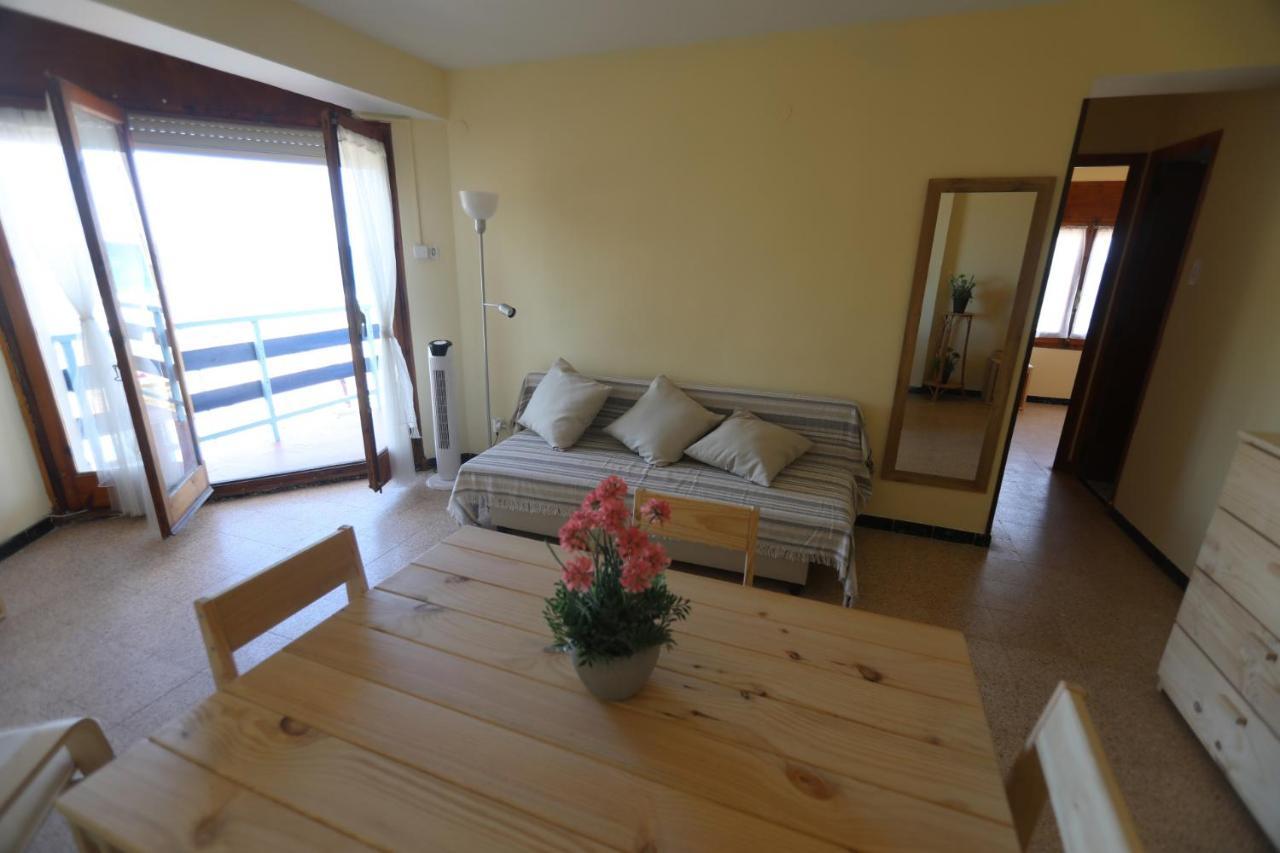 El Faro Apartaments Platja Llarga-Les Salines-Tgn Tarragona Bagian luar foto